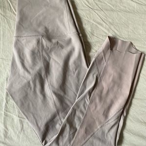 Lululemon lavender 23” crop leggings